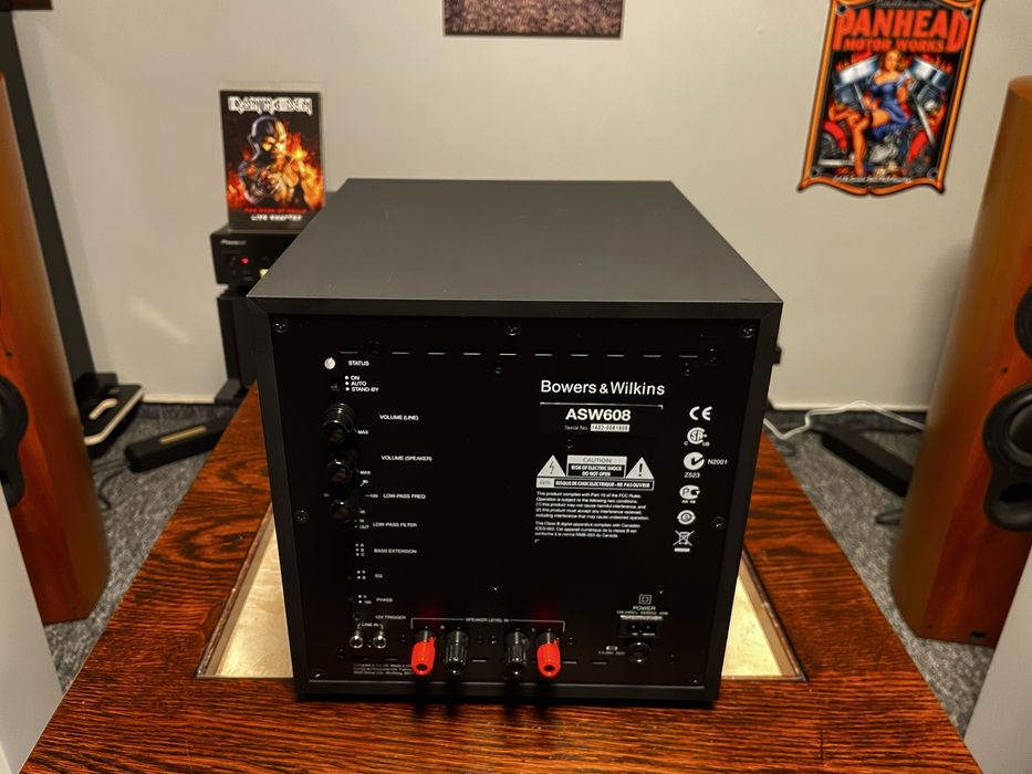 Subwoofer aktywny Bowers & Wilkins ASW 608 200 Watt