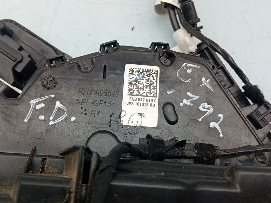 Fechadura / fecho porta frente direito VOLKSWAGEN Tiguan (AD1, AX1)