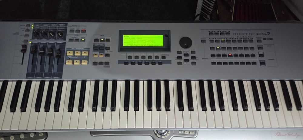 Yamaha motif ES7