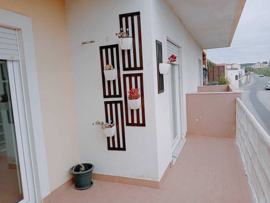 Aluga-se apartamento T2