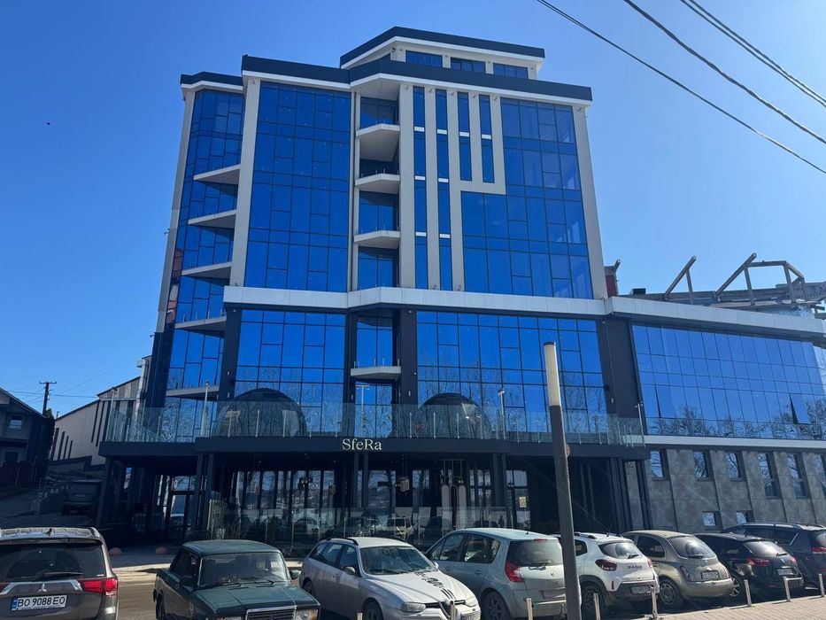 Продаж окремого комерційного поверху 270 м² із видом на став, вул. Білецька