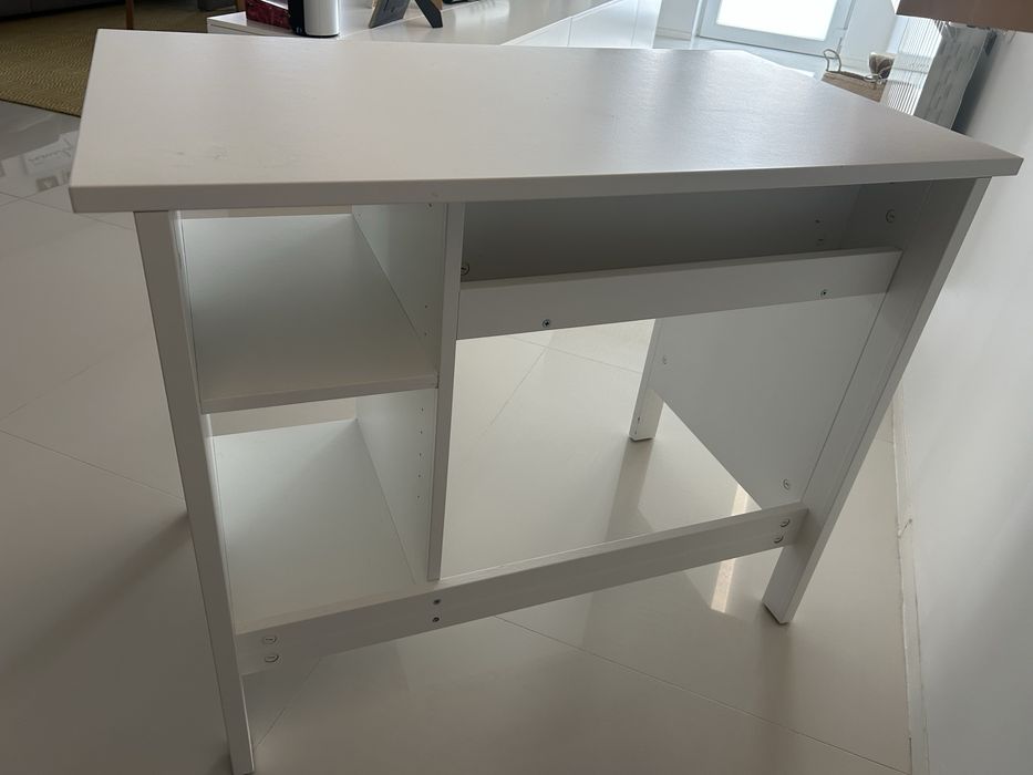 Secretária IKEA Brusali