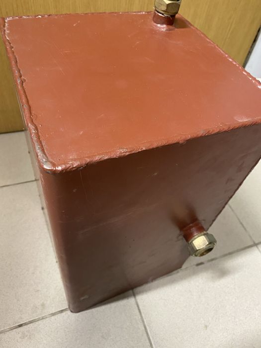 Zbiornik  do   hydrauliki  naczynie  przelewowe 22 litry