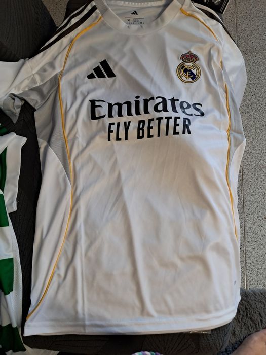 Vários clubes  t shit originais  tem retrô  ,vários tamanhos.