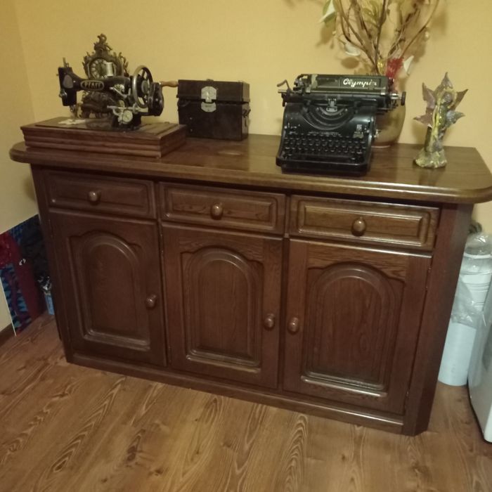 Komoda z dębowymi frontami