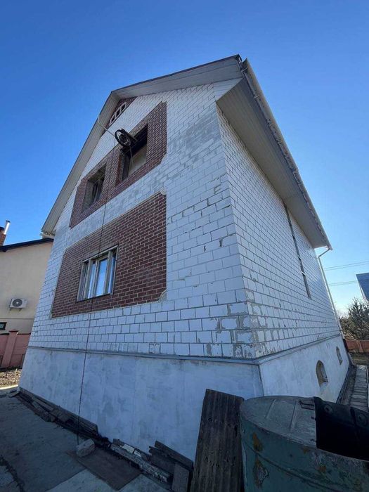 Продаж будинку в Білогорщі