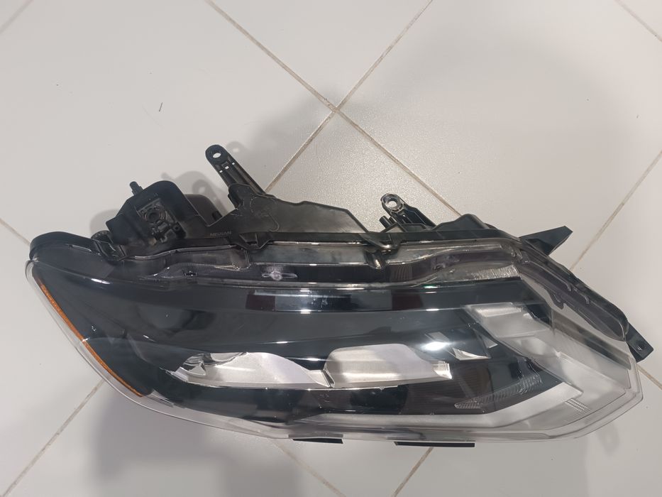 Фары нисан Rague