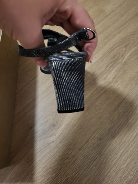 Sandały na obcasie Ryłko 37 nowe