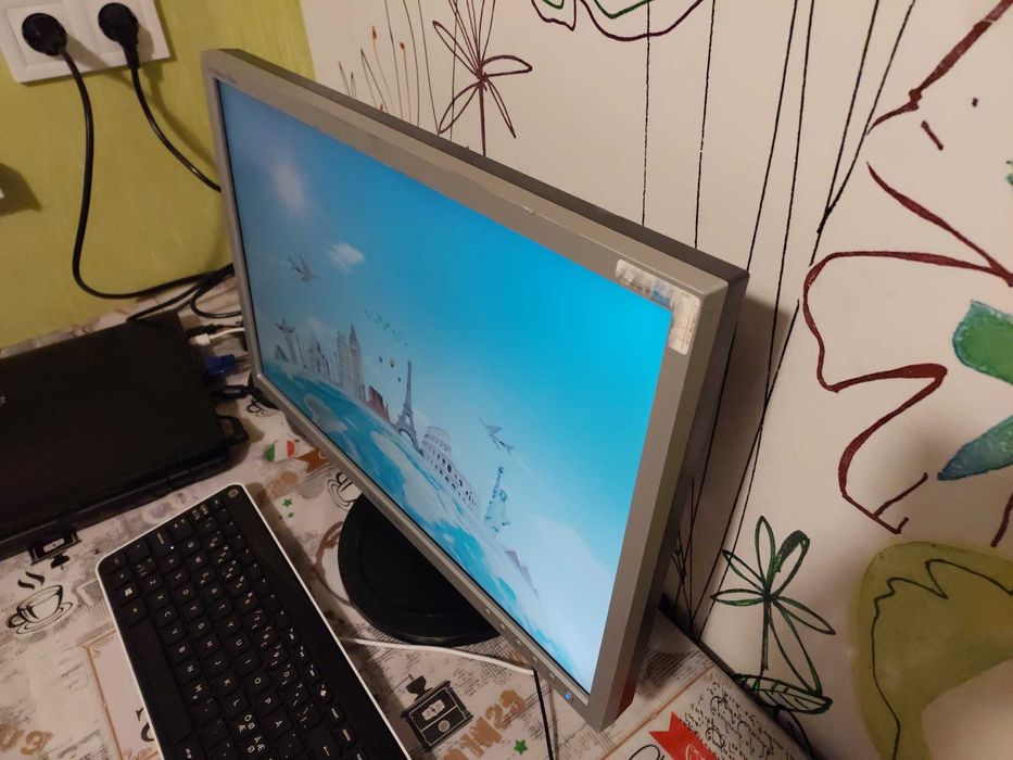 Монитор Samsung 19" дюймів  простий та надійний, все працюе