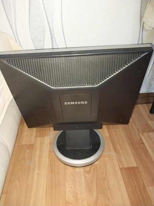 продам монитор samsung
