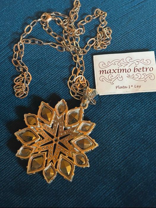 Colar pendente em swarovski