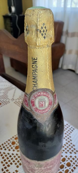 Champanhe brut, zona de Ay