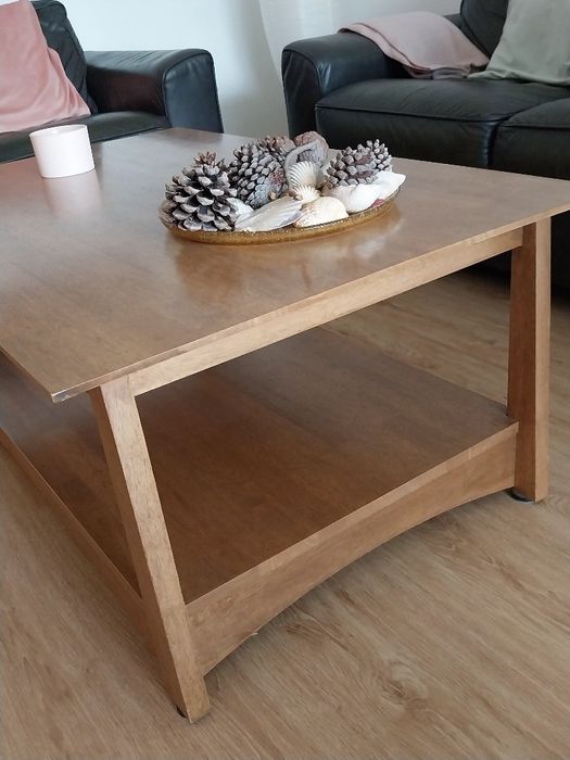 Mesa de centro em madeira maciça