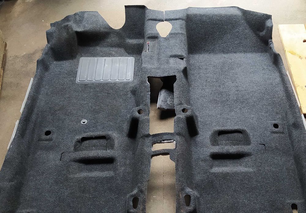 NISSAN NOTE E11 podłoga dywan wykładzina europa oryginał super stan podsufitka