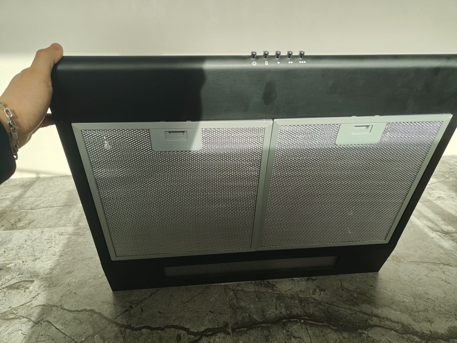 Витяжка на кухню PYRAMIDA MH60BL