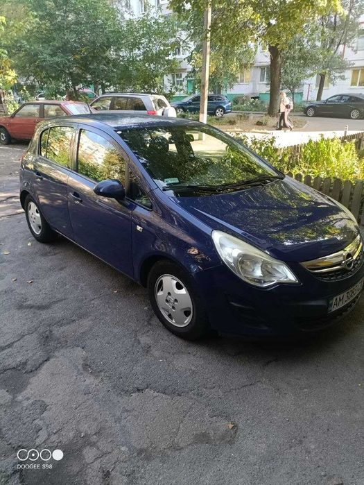 Продам Opel Corsa  1,2 л.