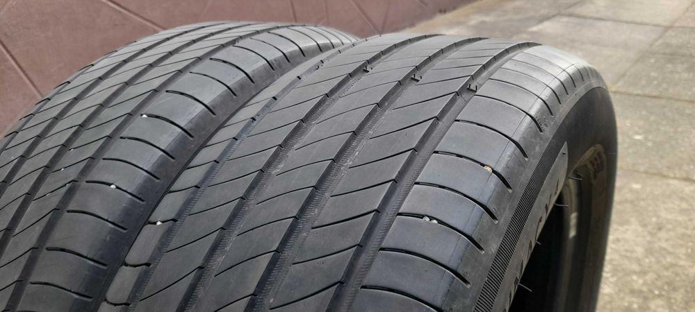 Opony letnie  Michelin  215/55 R17 V     94V