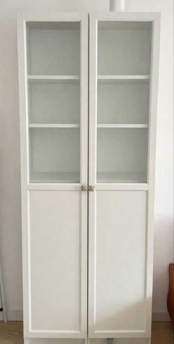 Estante IKEA BILLY / OXBERG branca com portas