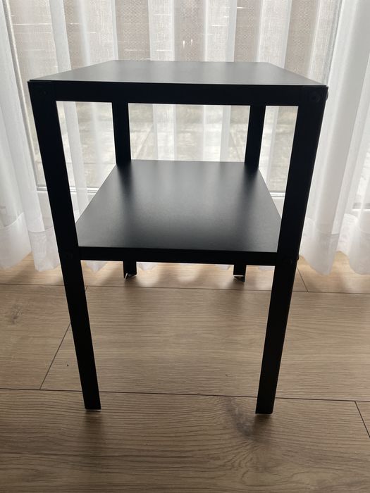 Stolik nocny metalowy czarny Ikea KNARREVIK
