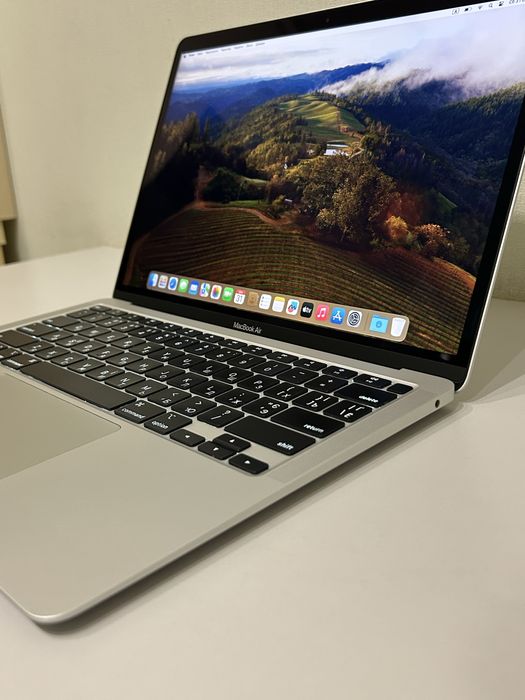 Macbook air 13 m1 8/256 gb