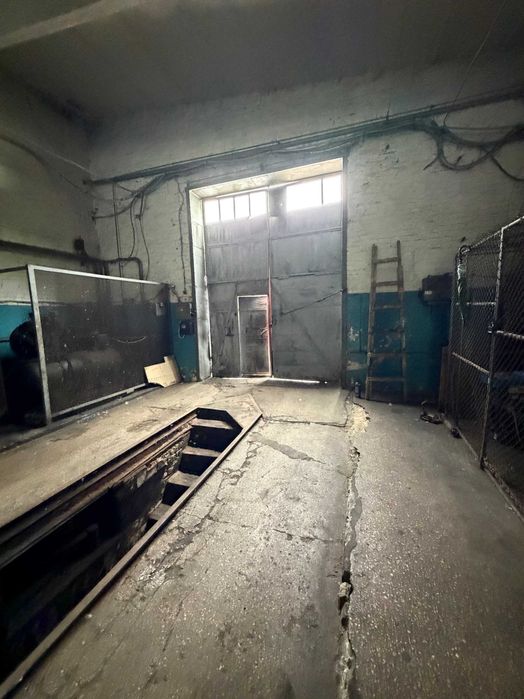 Бокс, гараж під СТО, майстерню