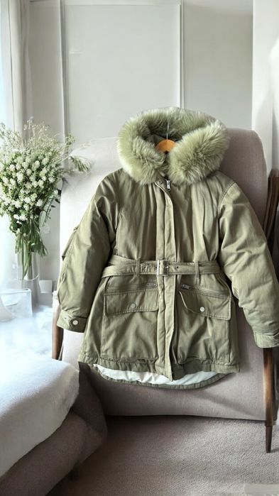 Ciepła kurtka zimowa damska AMISU XS z obszernym futerkiem