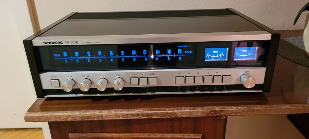 Amplituner Tandberg tr 2025