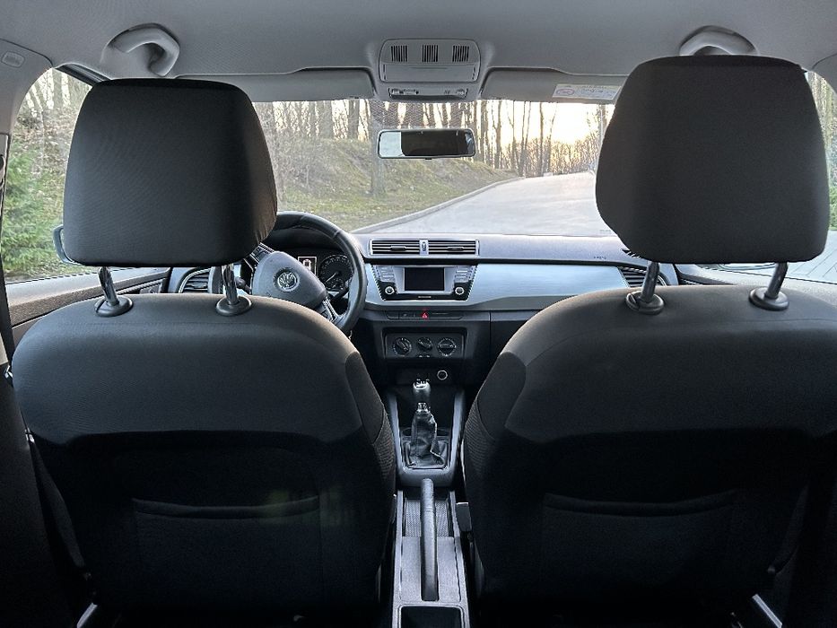 Продам skoda fabia 2015