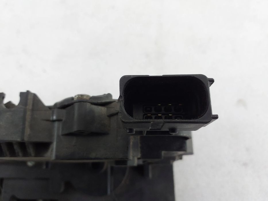 Fechadura / fecho porta trás esquerdo OPEL Corsa D