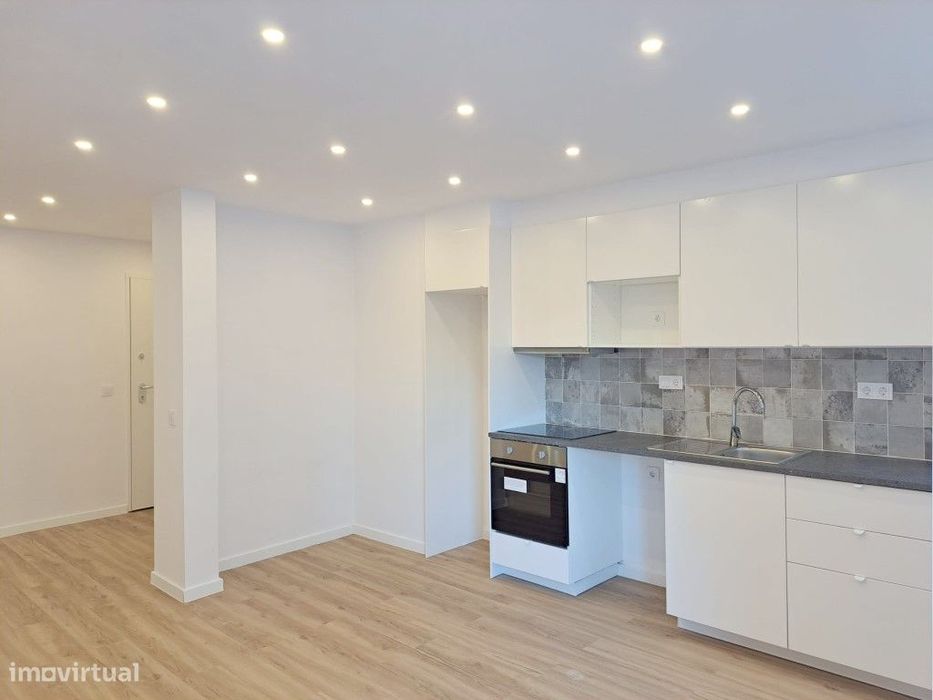 Apartamento T2 para venda em Amadora - Lisboa