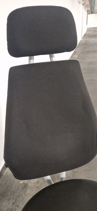 Компʼютерне крісло з Шаейцарії