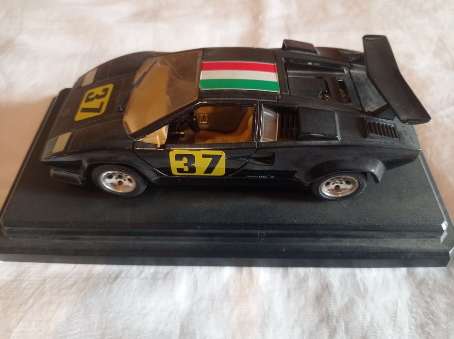 Carros miniatura de coleção
