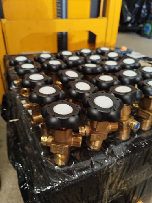 Zawory do butli  co2 nowe