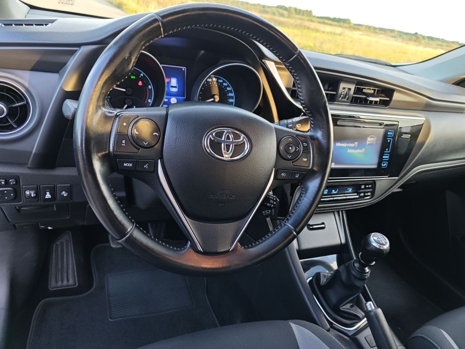 Toyota Auris, super stan, niski przebieg