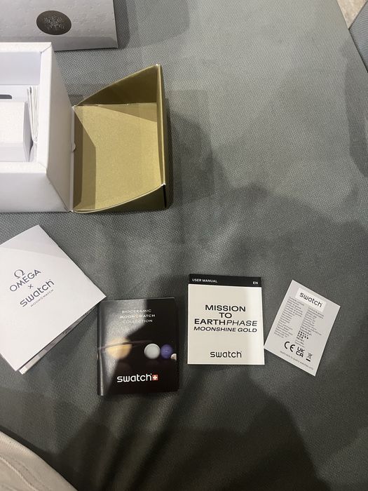 Relógio swatch x omega mission to earthphase moongold