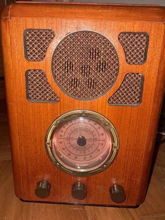 Telefonia em madeira em muito bom estado