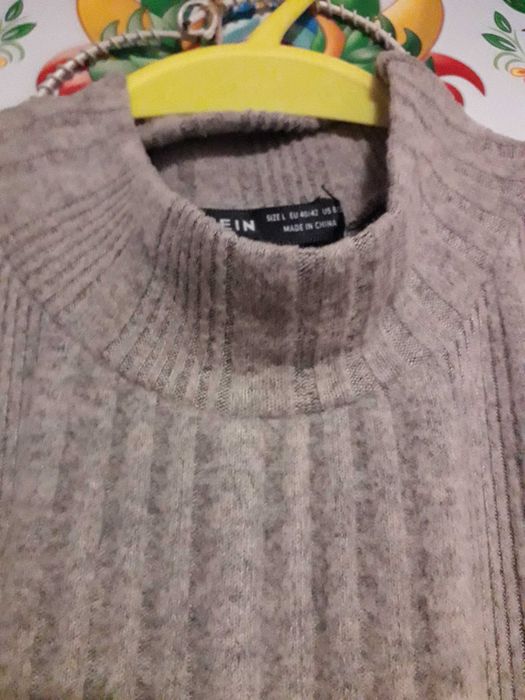 Трикотажна сукня з шифоновими рукавами.
Shein