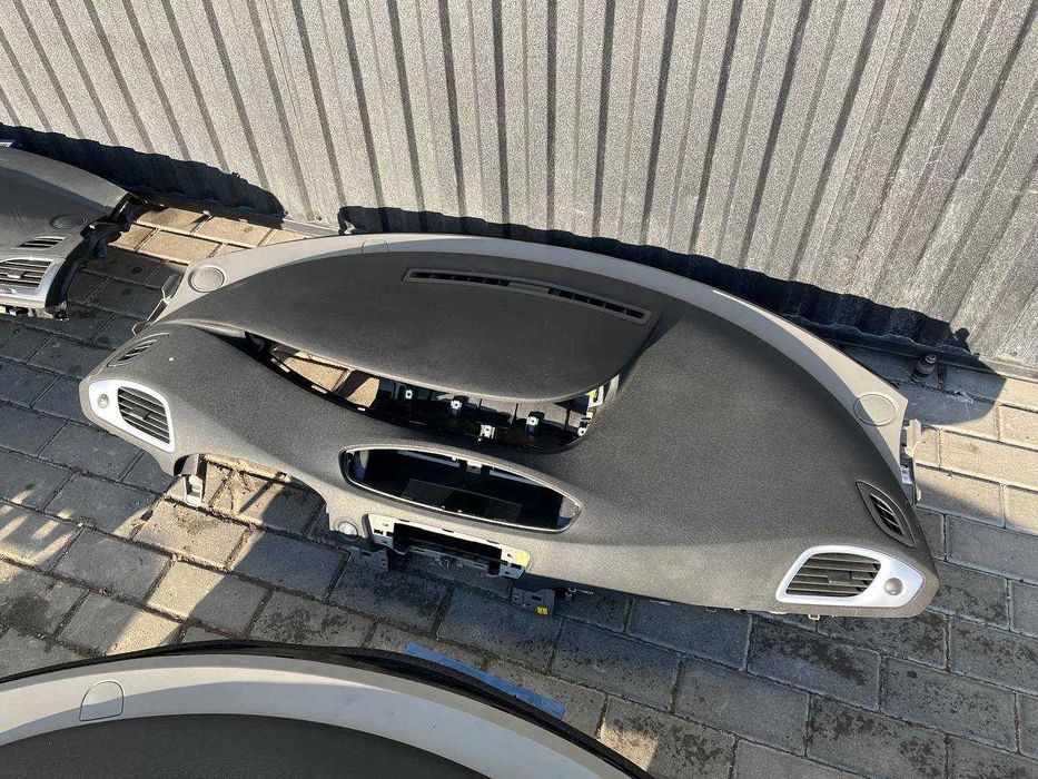 Торпедо Панель Renault Scenic 3 2009-2015