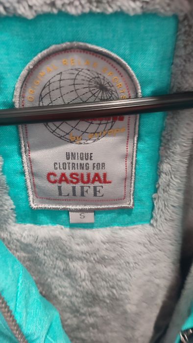 Куртка женская 42 р.