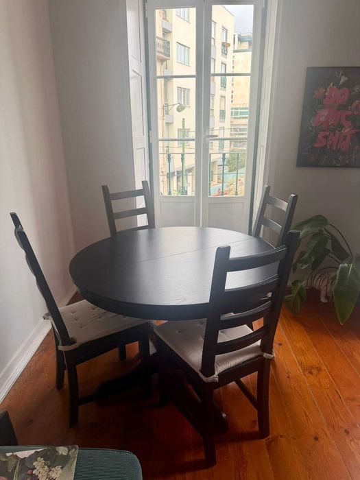 Mesa redonda IKEA extensível + conjunto de 6 cadeiras