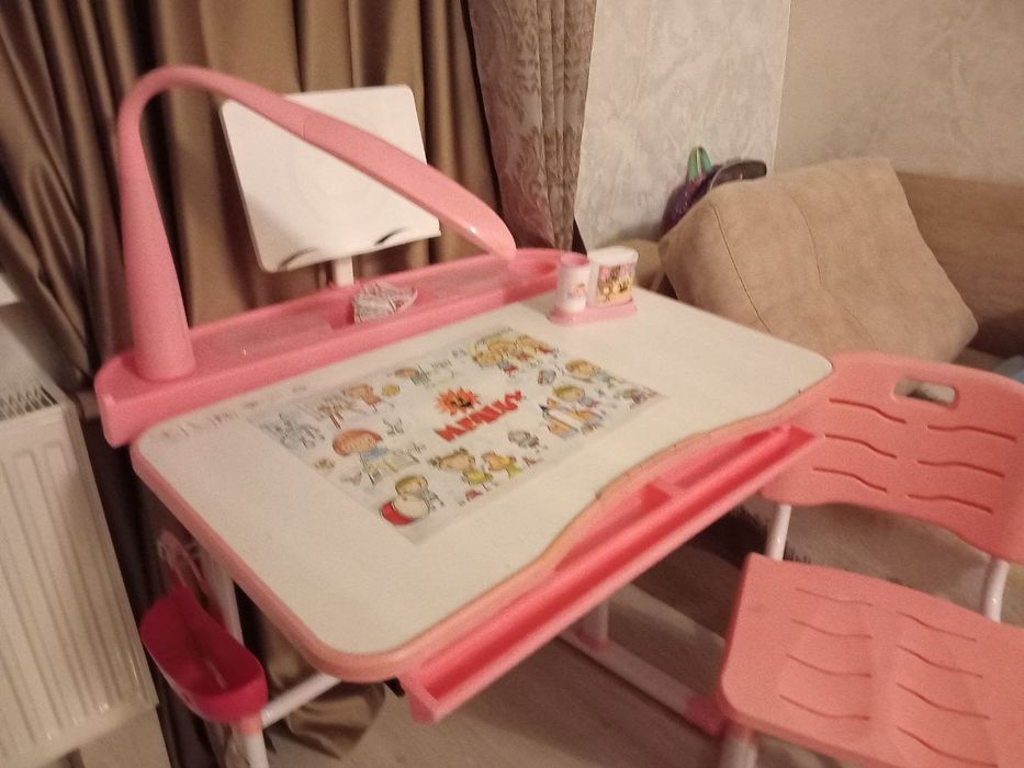 Парта шкільна для дівчинки