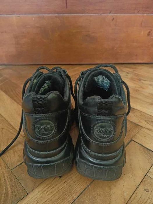 czarne buffalo buty na platformie sneakersy