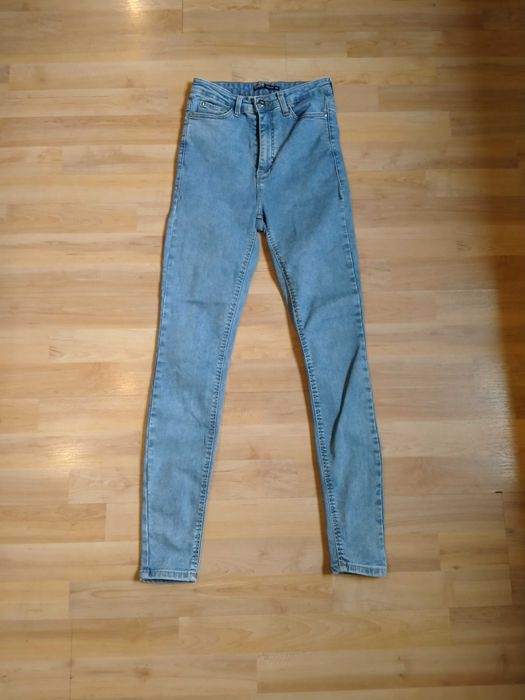 Jeansy jasnoniebieskie wysoki stan CROPP (XS/34)