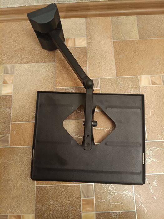 Полиця настінна металева.