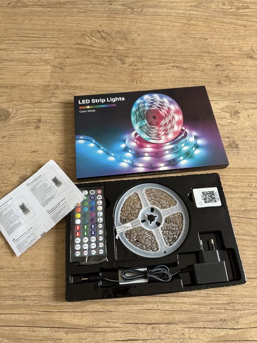 Taśma led 15 metrow rgb zewstaw ze sterwonikem zailaczem pilotem