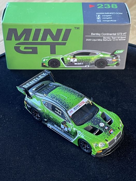 MiniGt 238 1:64 model Bentley Continental GT3 #7