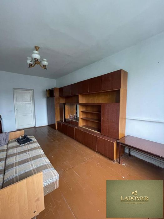 Продаж / Квартира / Заводська, Оженін
