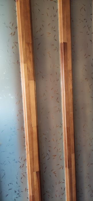 Дерев'яні двері на колесах