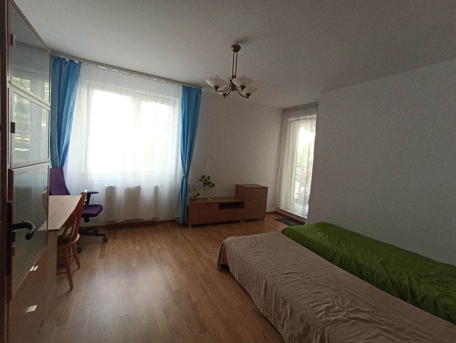 Wynajmę Duży pokój 18 m pokój z balkonem