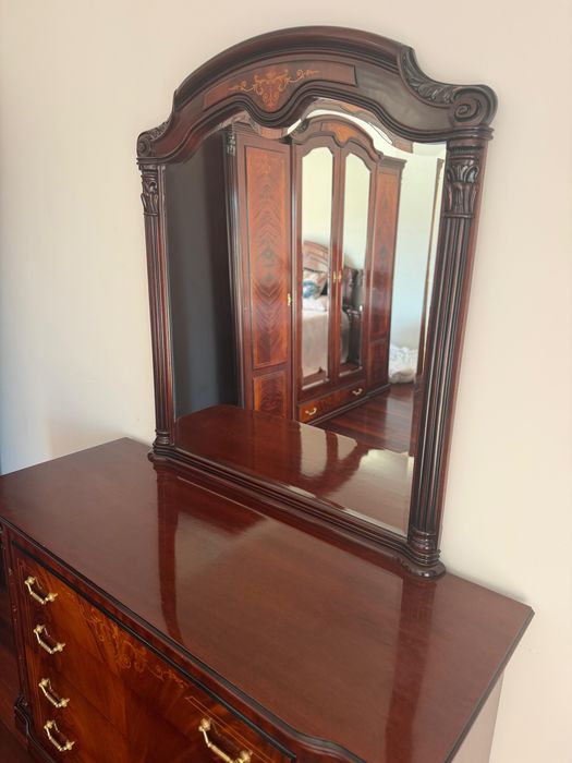Quarto de Casal Completo em Madeira Nobre